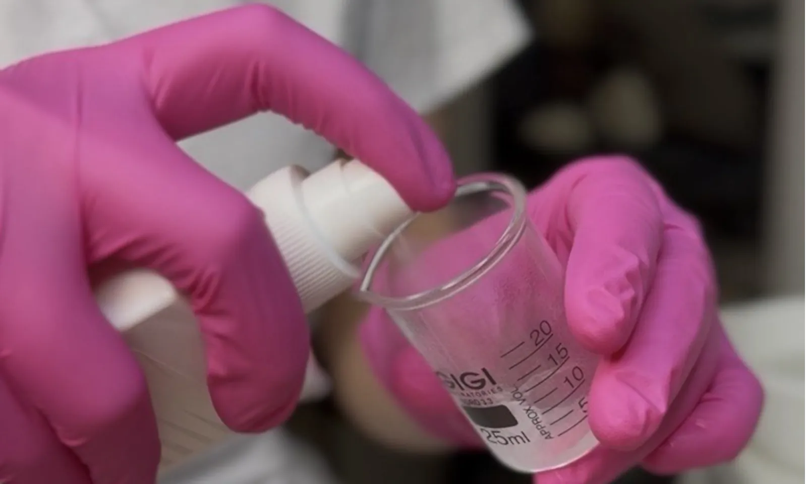 Гід по хімічних пілінгах: який підходить вам?